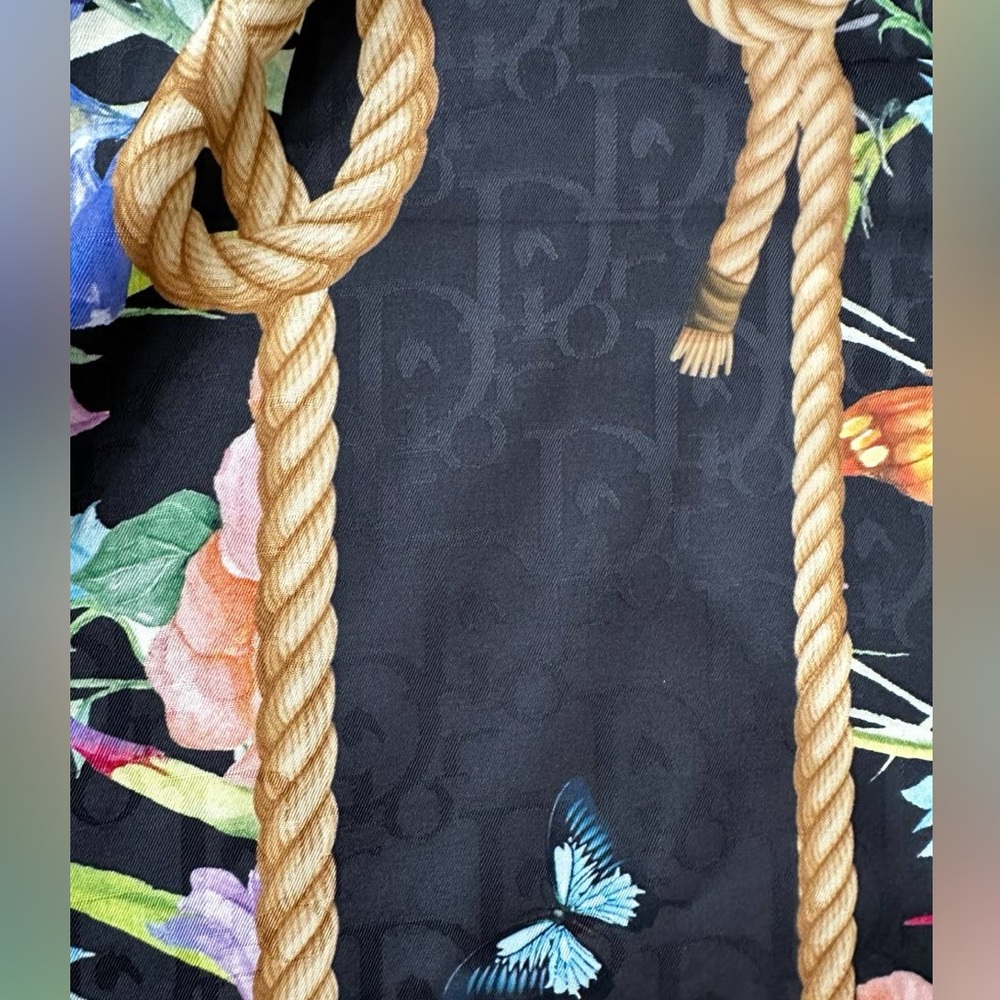 New D logo Fashion square scarf 52”x52” - Picture 5 of 7